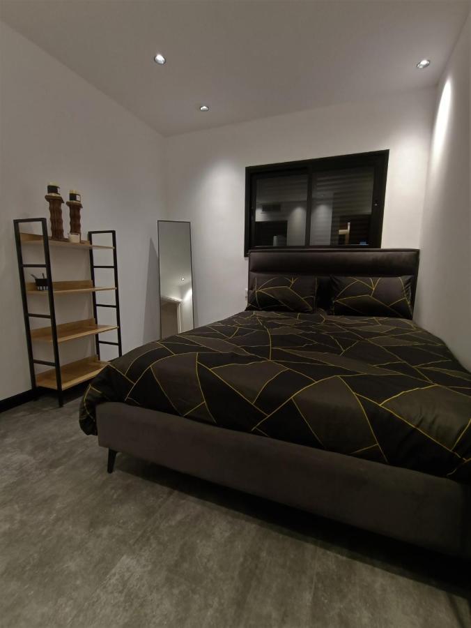 Luxury Aparment 5 Room 2 Minutes From The Beach 巴特亚姆 外观 照片