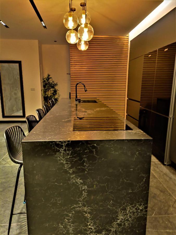 Luxury Aparment 5 Room 2 Minutes From The Beach 巴特亚姆 外观 照片