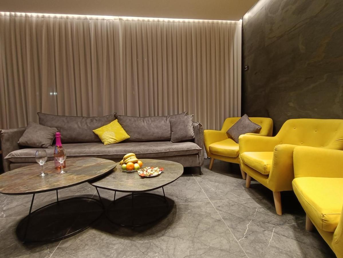 Luxury Aparment 5 Room 2 Minutes From The Beach 巴特亚姆 外观 照片